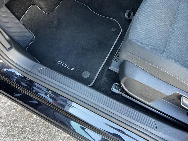 Volkswagen GOLF 1.0 eTSI Life Business | BTW-auto | Trekhaak | DSG |