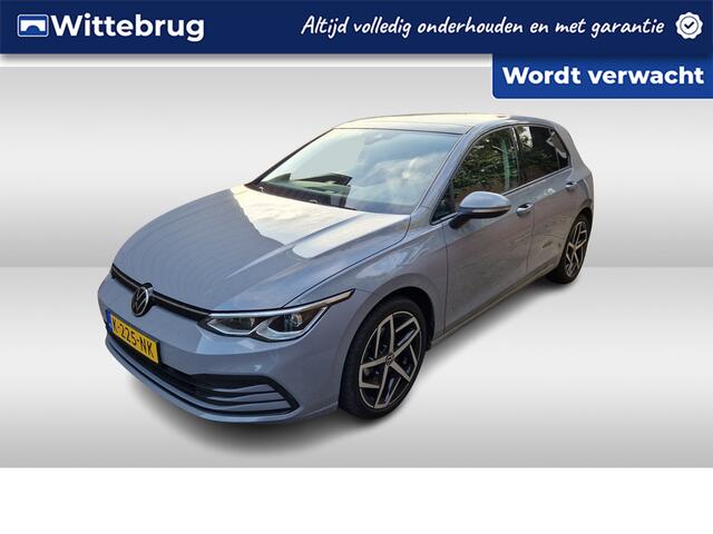 Volkswagen GOLF 1.5 TSI Style / Panoramadak / App connect / Parkeersensoren V+A / Stoel+stuurverwarming / Lichtmetaal 18 inch /