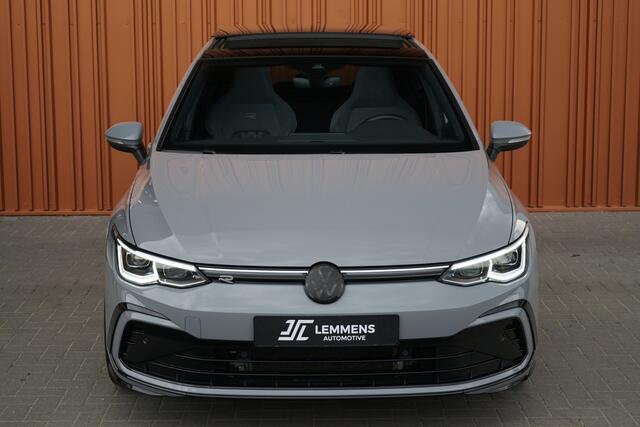Volkswagen GOLF 1.5 eTSI R-Line Panodak IQ Light H&K Camera DAB Carplay