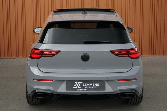 Volkswagen GOLF 1.5 eTSI R-Line Panodak IQ Light H&K Camera DAB Carplay