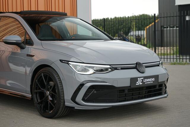Volkswagen GOLF 1.5 eTSI R-Line Panodak IQ Light H&K Camera DAB Carplay