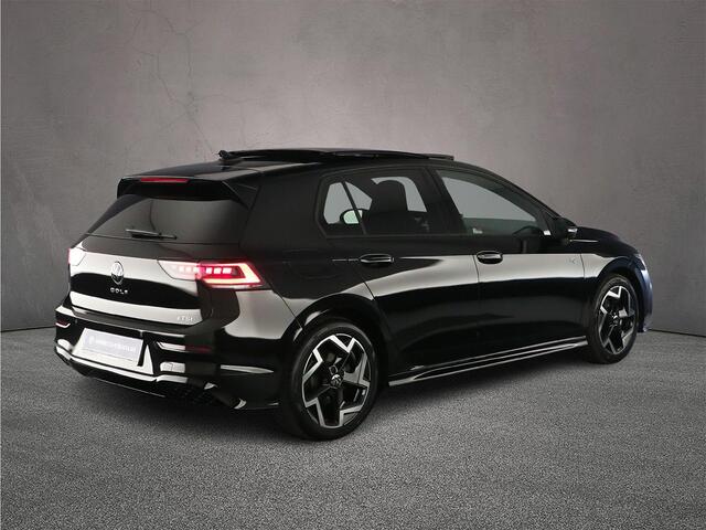 Volkswagen GOLF R-Line Edition 1.5 eTSI 150pk DSG Automaat Panoramadak, LED matrix koplampen, Harman Kardon audio, Adaptive cruise control, Achteruitrijcamera, Navigatie