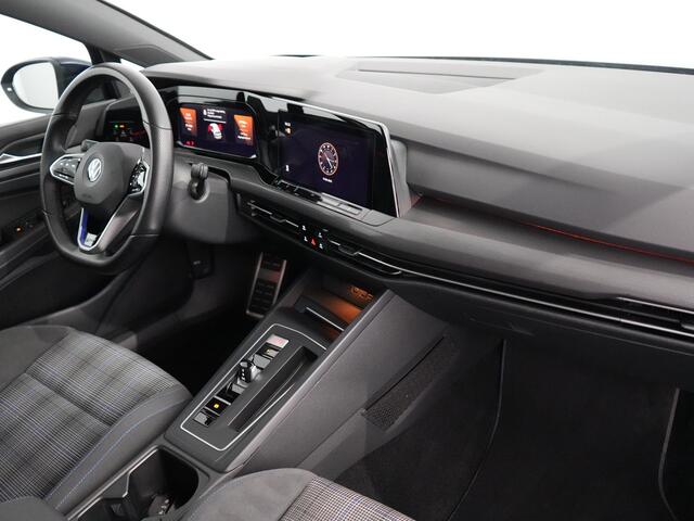 Volkswagen GOLF 1.4 eHybrid GTE | Pano | IQ | Camera | HUD | ACC | Winterpakket |