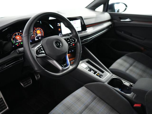Volkswagen GOLF 1.4 eHybrid GTE | Pano | IQ | Camera | HUD | ACC | Winterpakket |