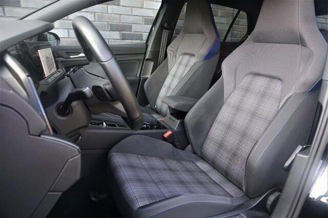 Volkswagen GOLF 1.4 TSI E-HYBRID GTE AD. CRUISE - STUURVERW. - PDC - 19 INCH
