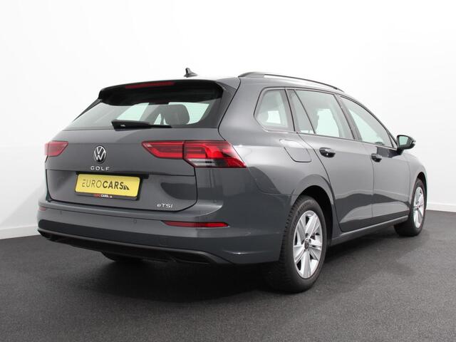 Volkswagen GOLF Variant 1.5 eTSI 130pk DSG Life Navigatie Apple Carplay/Android Auto Inklapbare trekhaak Parkeersensoren Adaptive Cruise Control Stoel- en stuurverwarming Climate Control Lichtmetalen Velgen
