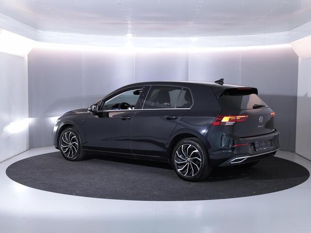 Volkswagen GOLF 1.4 eHybrid Style 204 pk Automaat (DSG) | Navigatie | Parkeersensoren | Achteruitrijcamera | Autom. airco (3 zones) | Elektr. bestuurdersstoel | Voll. digitaal instrumentenpaneel |