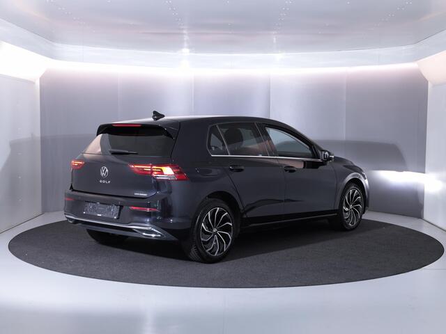 Volkswagen GOLF 1.4 eHybrid Style 204 pk Automaat (DSG) | Navigatie | Parkeersensoren | Achteruitrijcamera | Autom. airco (3 zones) | Elektr. bestuurdersstoel | Voll. digitaal instrumentenpaneel |