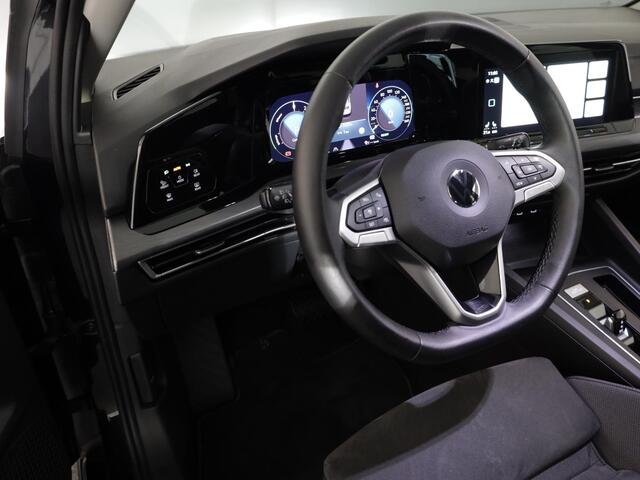 Volkswagen GOLF 1.4 eHybrid Style 204 pk Automaat (DSG) | Navigatie | Parkeersensoren | Achteruitrijcamera | Autom. airco (3 zones) | Elektr. bestuurdersstoel | Voll. digitaal instrumentenpaneel |