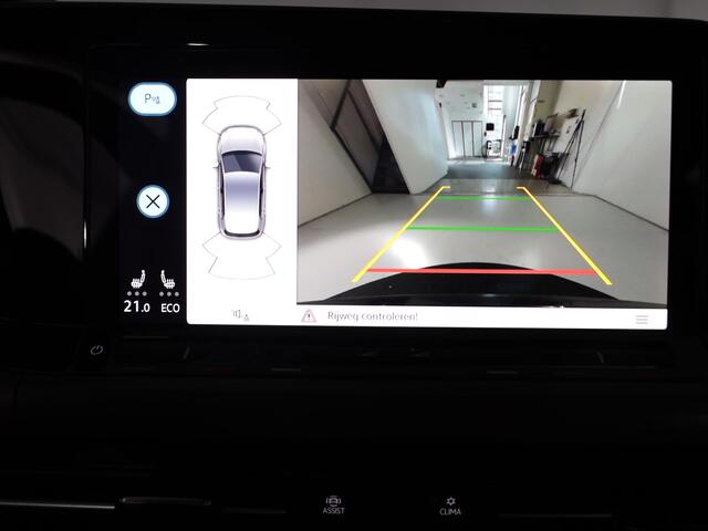 Volkswagen GOLF 1.4 eHybrid Style 204 pk Automaat (DSG) | Navigatie | Parkeersensoren | Achteruitrijcamera | Autom. airco (3 zones) | Elektr. bestuurdersstoel | Voll. digitaal instrumentenpaneel |