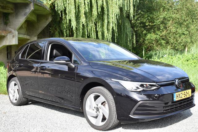Volkswagen GOLF 1.5 eTSI DSG LIFE CARPLAY/PDC/CAMERA