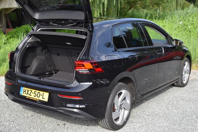 Volkswagen GOLF 1.5 eTSI DSG LIFE CARPLAY/PDC/CAMERA