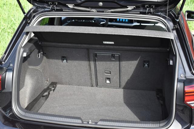 Volkswagen GOLF 1.5 eTSI DSG LIFE CARPLAY/PDC/CAMERA