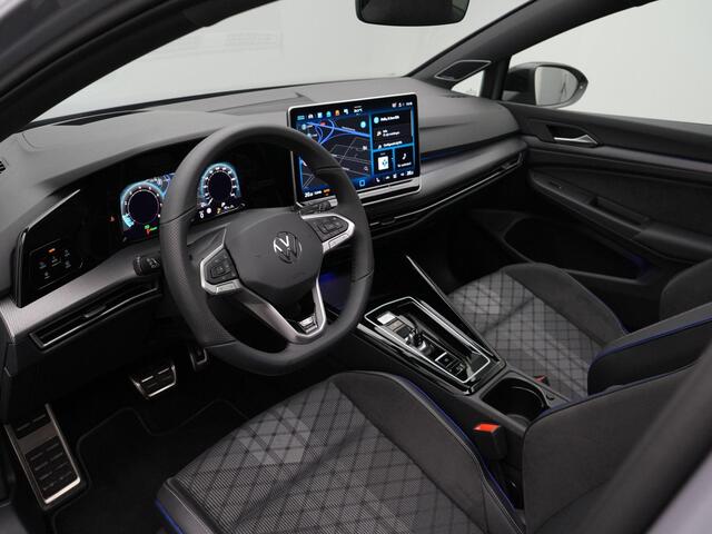 Volkswagen GOLF 1.5 eTSI 150 pk DSG R-Line Edition | Panoramadak | Trekhaak | Harman/Kardon | Head-up display