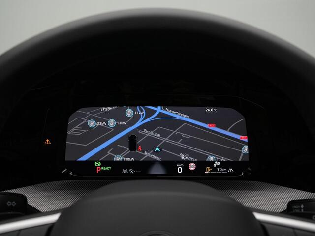 Volkswagen GOLF 1.5 eTSI 150 pk DSG R-Line Edition | Panoramadak | Trekhaak | Harman/Kardon | Head-up display