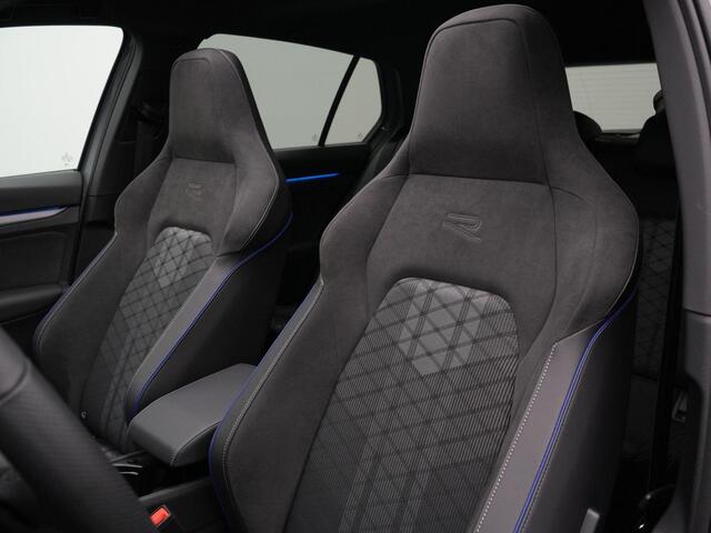 Volkswagen GOLF 1.5 eTSI 150 pk DSG R-Line Edition | Panoramadak | Trekhaak | Harman/Kardon | Head-up display