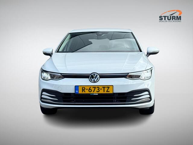 Volkswagen GOLF 1.0 eTSI Life Automaat | Stuur- + Stoelverwarming | Dodehoek Detectie | Navigatie Full-Map | Camera | Apple Carplay/Android Auto | Adapt. Cruise Control | Rijklaarprijs!