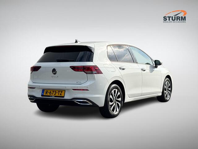 Volkswagen GOLF 1.0 eTSI Life Automaat | Stuur- + Stoelverwarming | Dodehoek Detectie | Navigatie Full-Map | Camera | Apple Carplay/Android Auto | Adapt. Cruise Control | Rijklaarprijs!