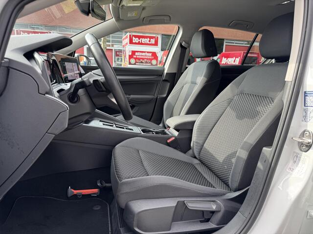 Volkswagen GOLF 1.0 eTSI Life Automaat | Stuur- + Stoelverwarming | Dodehoek Detectie | Navigatie Full-Map | Camera | Apple Carplay/Android Auto | Adapt. Cruise Control | Rijklaarprijs!