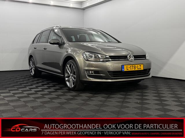 Volkswagen GOLF 1.4 TSI Connected Series R-Line Half leder, Stoelverwarming, Parkeersensoren, Navi, Cruise control, Lendenstoelen