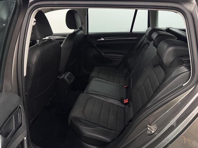 Volkswagen GOLF 1.4 TSI Connected Series R-Line Half leder, Stoelverwarming, Parkeersensoren, Navi, Cruise control, Lendenstoelen