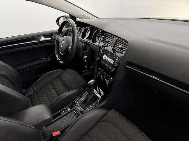 Volkswagen GOLF 1.4 TSI Connected Series R-Line Half leder, Stoelverwarming, Parkeersensoren, Navi, Cruise control, Lendenstoelen