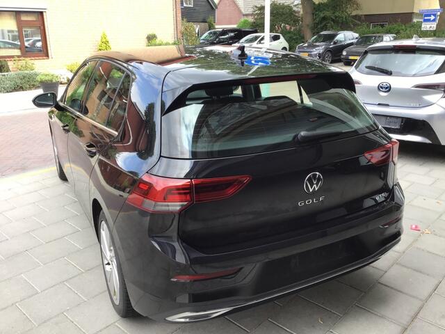 Volkswagen GOLF 1.5 eTSI Style