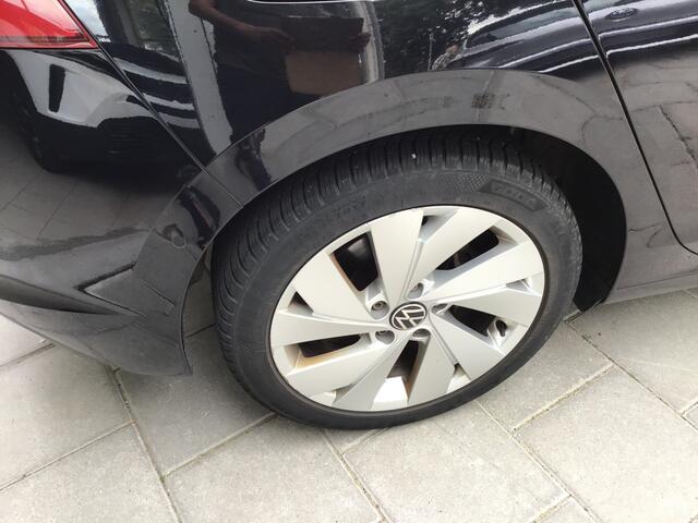 Volkswagen GOLF 1.5 eTSI Style