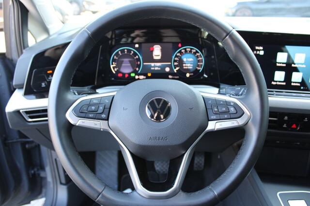 Volkswagen GOLF 1.5 TSI LIFE Bus. Autom. Navi+ Climate DAB Apple Car Trekh.