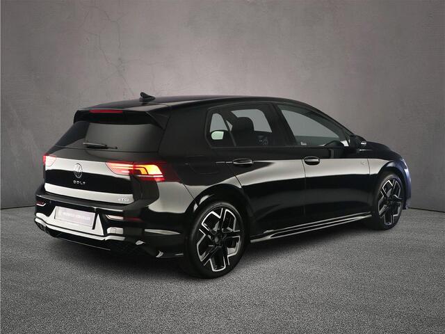 Volkswagen GOLF R-Line Edition 1.5 eTSI 150pk DSG Automaat Adaptive cruise control, Navigatie, Achteruitrijcamera, LED koplampen, App connect, Stuurwiel verwarmd