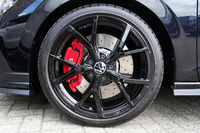 Volkswagen GOLF 8 2.0 TSI GTI Clubsport 300pk Panoramadak/Stoelverwarming/Camera