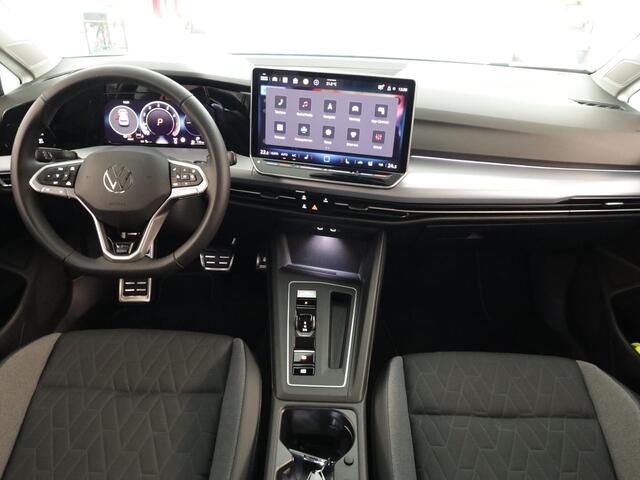 Volkswagen GOLF 1.5 eTSI Life Edition GOAL 115PK DSG | Panorama dak | Verlengde garantie | Parkeercamera | Stoel- en stuurverwarming |