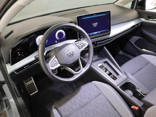Volkswagen GOLF 1.5 eTSI Life Edition GOAL 115PK DSG | Panorama dak | Verlengde garantie | Parkeercamera | Stoel- en stuurverwarming |
