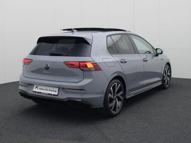 Volkswagen GOLF 1.5eTSI/150PK R-Line Blackstyle DSG · Panoramadak · Camera + Parkeersensoren · Appel/Android carplay · Garantie tot december 2025
