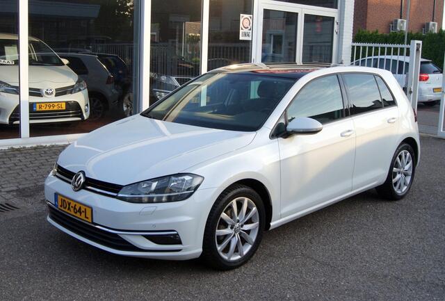 Volkswagen GOLF 1.0 TSI Comfortline Business Navi,Cruise,Pdc,Clima,Panoramadak,Rijklaarprijs!!