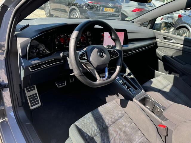 Volkswagen GOLF 1.4 eHybrid GTE 245 PK pano, stoel/stuur verw, navi, cruise, clima