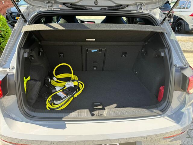 Volkswagen GOLF 1.4 eHybrid GTE 245 PK pano, stoel/stuur verw, navi, cruise, clima