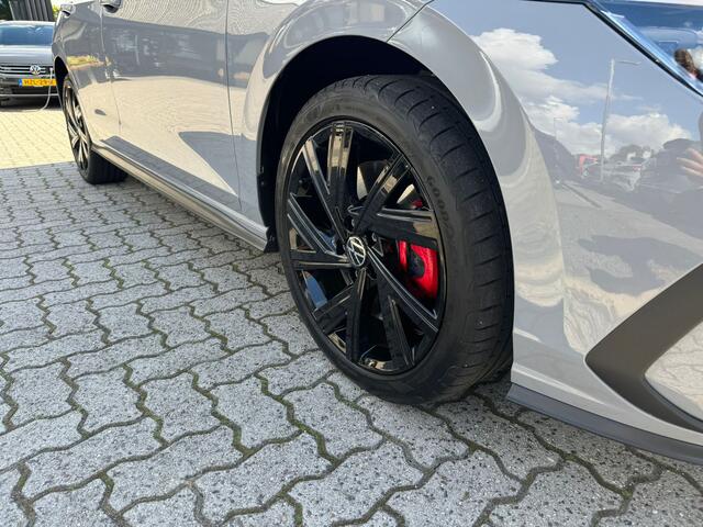 Volkswagen GOLF 1.4 eHybrid GTE 245 PK pano, stoel/stuur verw, navi, cruise, clima
