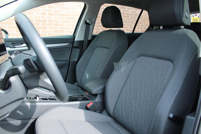 Volkswagen GOLF 1.5 eHybrid Style 204PK |18-INCH|LED|ACC|CAMERA|STUUR-STOELVERWARMING|