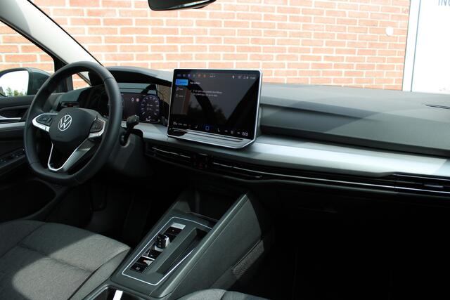 Volkswagen GOLF 1.5 eHybrid Style 204PK |18-INCH|LED|ACC|CAMERA|STUUR-STOELVERWARMING|
