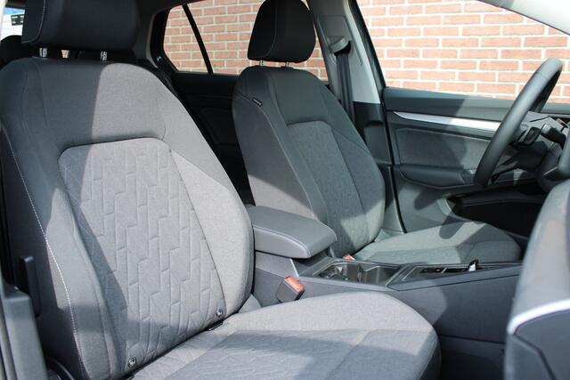 Volkswagen GOLF 1.5 eHybrid Style 204PK |18-INCH|LED|ACC|CAMERA|STUUR-STOELVERWARMING|