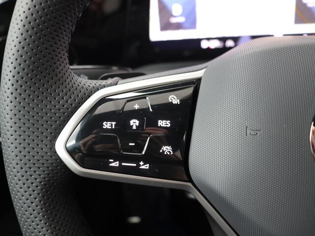 Volkswagen GOLF Variant R-Line 1.5 eTSI 96 kW / 130 pk Variant 7 versn. DS G | Multimedia pakket | Comfort pakket |