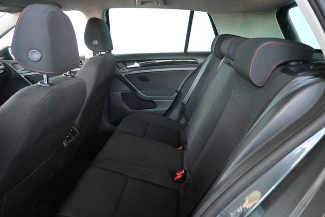 Volkswagen GOLF 1.0 TSI Highline Airco Apple Carplay Navigatie Cruise control Stoelverwarming Inruil Mogelijk!