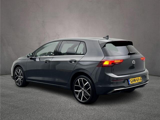 Volkswagen GOLF 50 Edition 1.5 TSI eHybrid 204pk DSG Automaat Adaptive cruise control, Stuurwiel verwarmd, Navigatie, Achteruitrijcamera, LED koplampen, Stoelverwarming