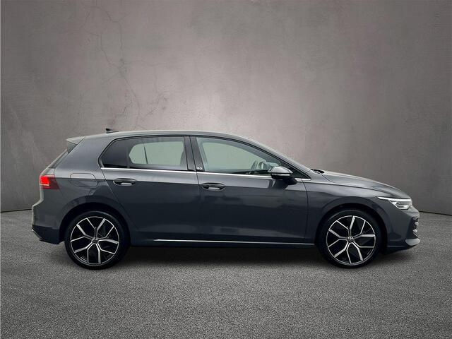 Volkswagen GOLF 50 Edition 1.5 TSI eHybrid 204pk DSG Automaat Adaptive cruise control, Stuurwiel verwarmd, Navigatie, Achteruitrijcamera, LED koplampen, Stoelverwarming