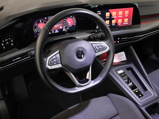 Volkswagen GOLF 1.4 eHybrid Style 204 PK DSG PHEV | Navigatie | Stoel en Stuurverwarming | Massage stoelen |