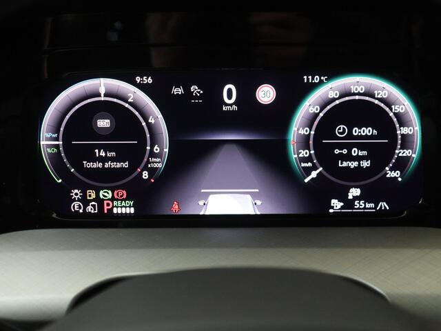 Volkswagen GOLF Life Edition eHybrid | 'App-Connect' draadloze smartphone integratie | Achterbank in ongelijke delen neerklapbaar incl. middenarmsteun en doorlaadmogelijkheid | Achteruitrijcamera (Rear View)