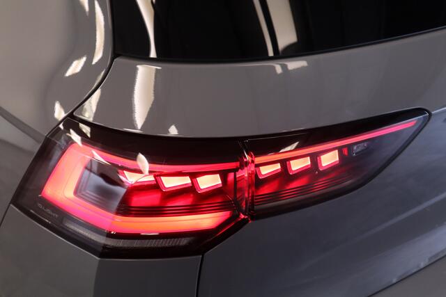 Volkswagen GOLF 1.5 eHybrid 50 Edition HUD Massage Panodak IQ Light
