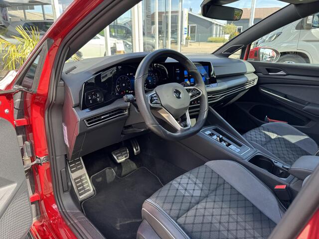 Volkswagen GOLF 1.5 eTSI R-Line PANO | DCC | H/K | NL