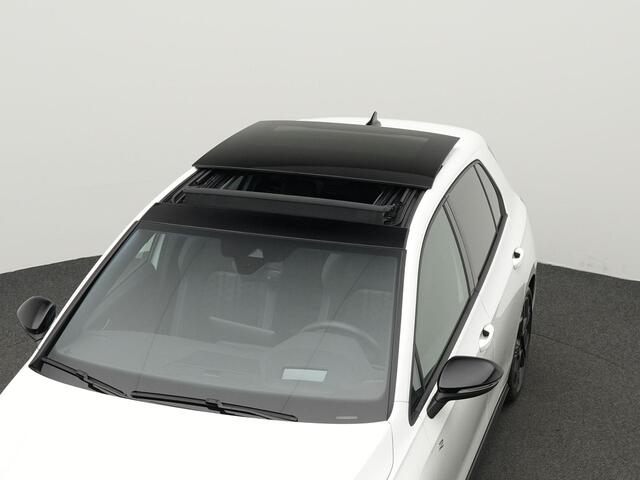 Volkswagen GOLF 1.5 eTSI 150 pk DSG R-Line Edition | Panoramadak | Head-up display | Stoel-/stuurverwarming | IQ Light | Achteruitrijcamera | Sportstoelen | 18 inch